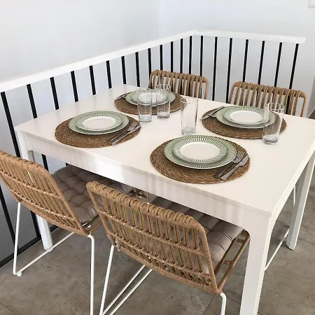 Cozy House With Sea View, Garden & Pool