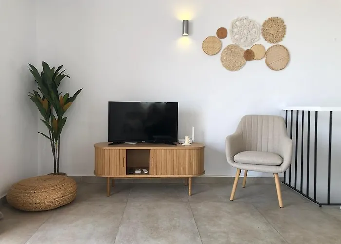 Apartamento Cozy House With Sea View, Garden & Pool Nerja