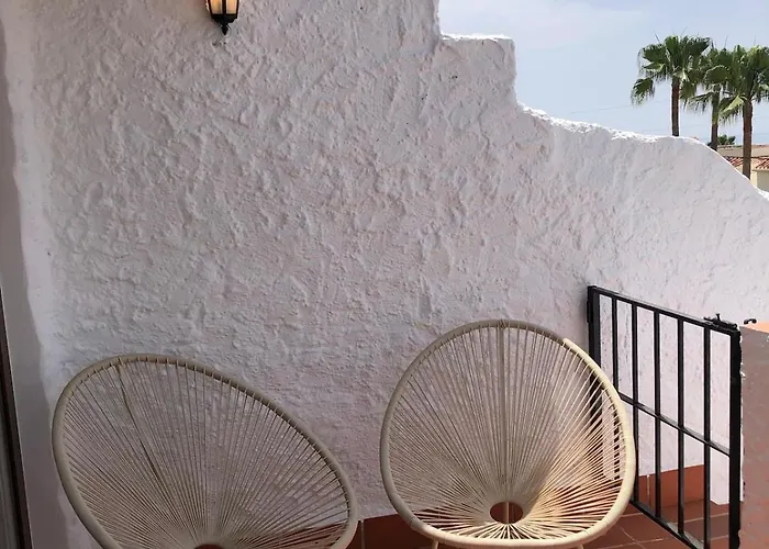 Apartamento Cozy House With Sea View, Garden & Pool Nerja