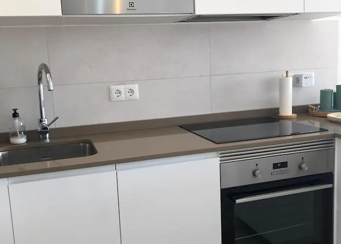 Cozy House With Sea View, Garden & Pool *