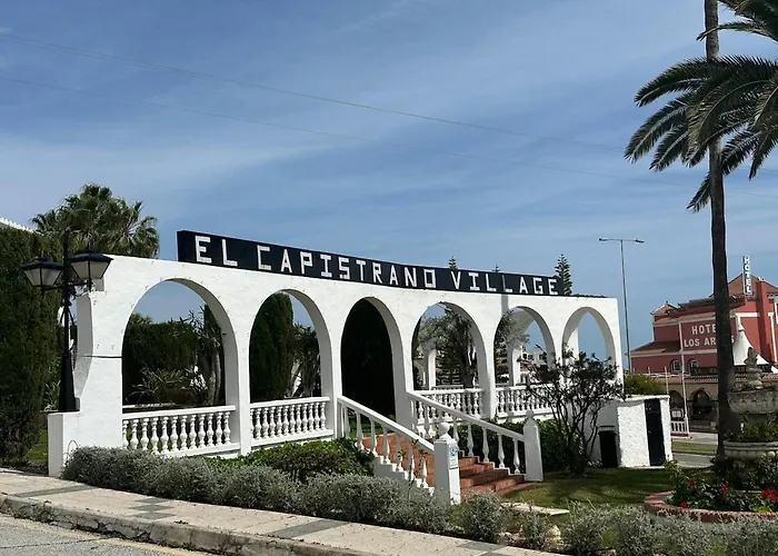 Cozy House With Sea View, Garden & Pool
