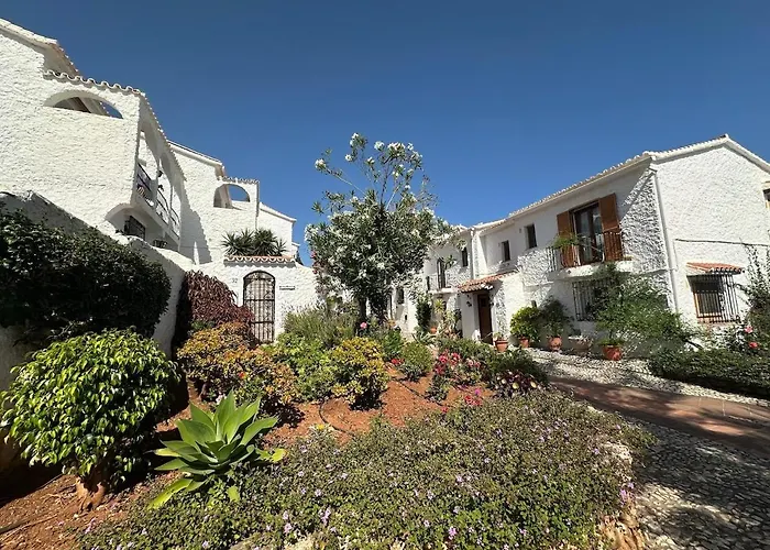 Daire Cozy House With Sea View, Garden & Pool