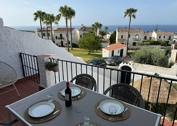 Cozy House With Sea View, Garden & Pool