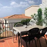 アパート Cozy House With Sea View, Garden & Pool