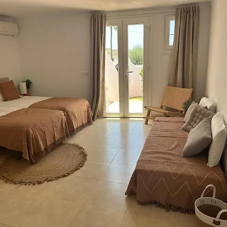 Cozy House With Sea View, Garden & Pool Διαμέρισμα *