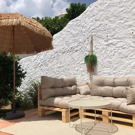 Appartamento Cozy House With Sea View, Garden & Pool *