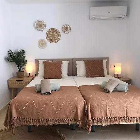 Cozy House With Sea View, Garden & Pool Διαμέρισμα