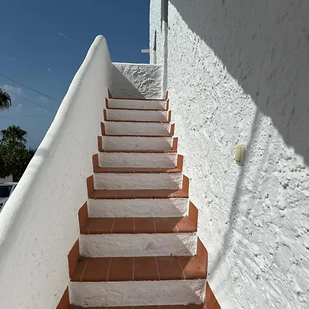 Appartamento Cozy House With Sea View, Garden & Pool *