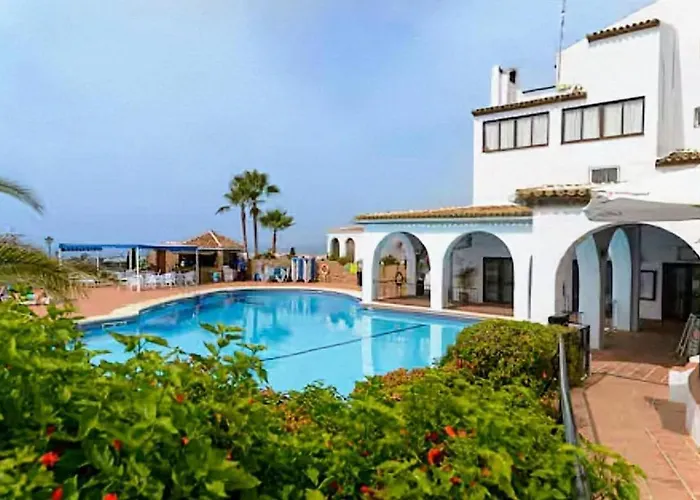 Cozy House With Sea View, Garden & Pool Нерха