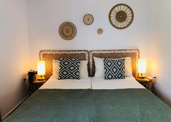 Cozy House With Sea View, Garden & Pool Нерха