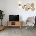 公寓 Cozy House With Sea View, Garden & Pool 内尔哈