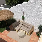 Cozy House With Sea View, Garden & Pool 公寓